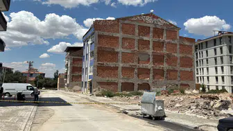 Şüpheli Sesler Sonrası Bina Boşaltıldı, Sokak Güvenlik Çemberine Alındı