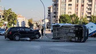 Malatya’da sabah saatlerinde kaza: Devrilen minibüsteki 4 kişi yaralandı