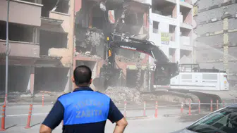 Yeşilyurt’ta Tehlike Oluşturan Bina İçin Karar Verildi: Ekipler Harekete Geçti