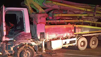 Malatya-Hekimhan Yolunda Feci Kaza: Cip Beton Mikserine Çarptı, 3 Yaralı