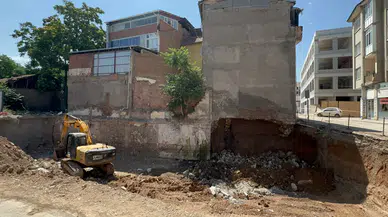 İnşaat Kazısı Yüzünden 2 Katlı Ev Tahliye Edildi!
