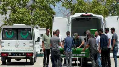 Anne, Baba ve 16 Yaşındaki Kızları Yan Yana Toprağa Verildi!
