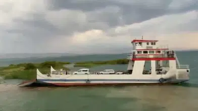 Fırtına feribotu sürükledi: Malatya-Baskil seferinde korkutan anlar