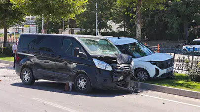 Malatya’da Korkutan Zincirleme Kaza: Alt Geçit Çıkışında Üç Araç Birbirine Girdi!