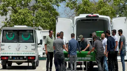 Anne, Baba ve 16 Yaşındaki Kızları Yan Yana Toprağa Verildi!