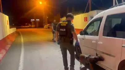 Gizli Bölmeden 1 Kilo Metamfetamin Çıktı