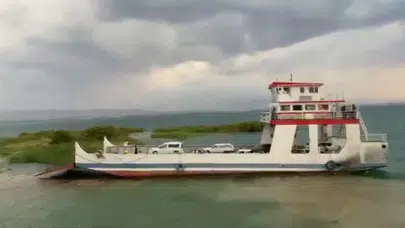 Fırtına feribotu sürükledi: Malatya-Baskil seferinde korkutan anlar