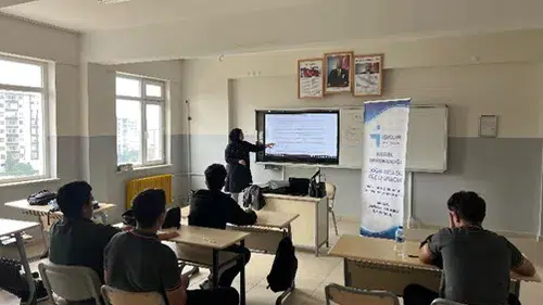 Malatya’da Liselilere Kariyer Desteği: İŞKUR Öğrencilerle Buluştu