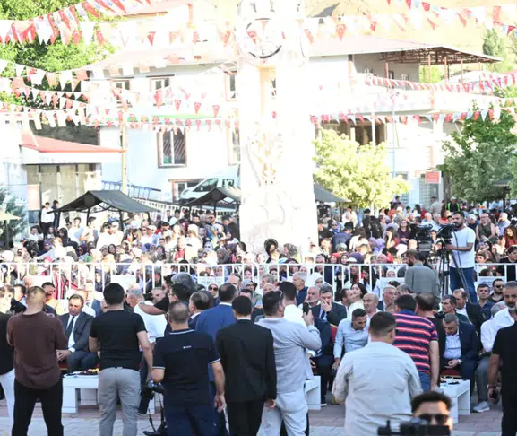 Kuluncak’ta Tarihi Gün: Binlerce Kişi İlk Kez Düzenlenen Dev Festivalde Buluştu