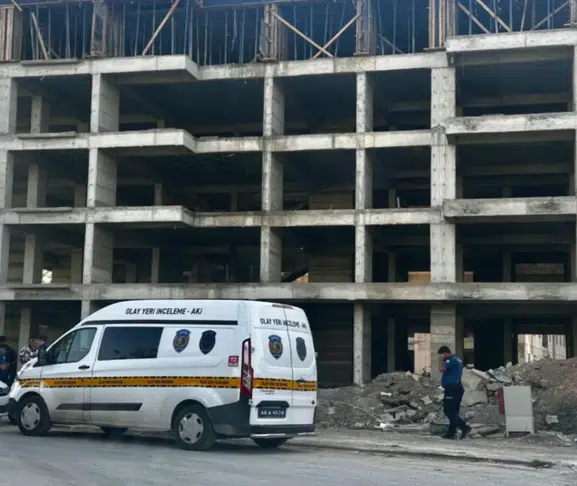 Malatya'da İnşaat Şantiyesinde İş Kazası: Yüksekten Düşen İşçi Hastaneye Kaldırıldı