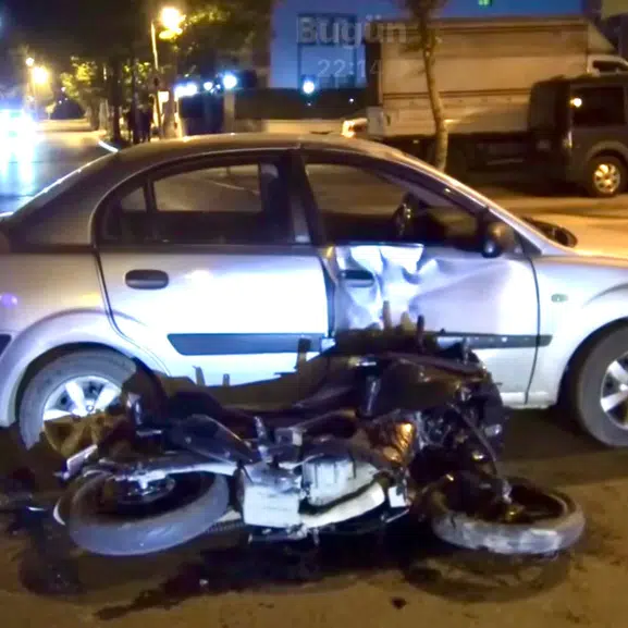 Malatya’da Trafik Kazası: Motosiklet Sürücüsü ve 11 Yaşındaki Çocuk Yaralandı