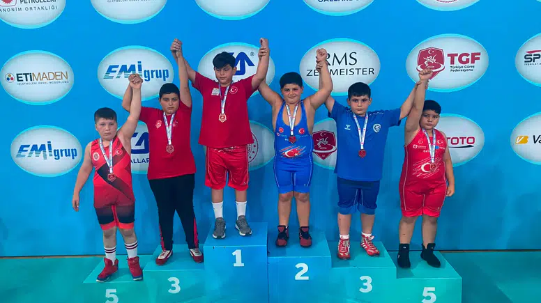 Darendeli Minik Güreşçi Miraç Hüseyin Kılıç’tan Türkiye Derecesi