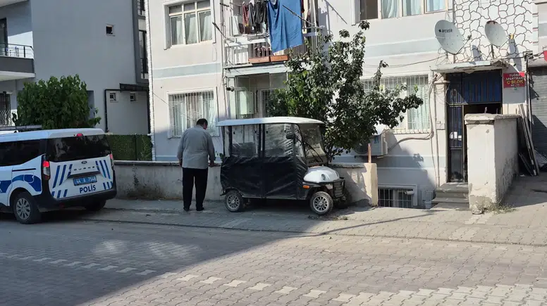 Malatya’da Sokak Ortasında Kanlı Kavga! Bıçaklanan Genç Ağır Yaralandı