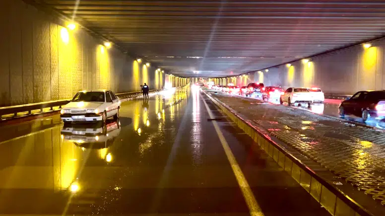 Malatya’da Sağanak Kabusu! Alt Geçitler Sular Altında Kaldı, Araçlar Yolda Mahsur Kaldı
