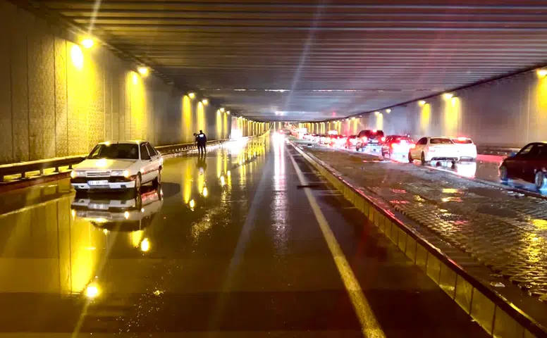 Malatya’da Sağanak Kabusu! Alt Geçitler Sular Altında Kaldı, Araçlar Yolda Mahsur Kaldı