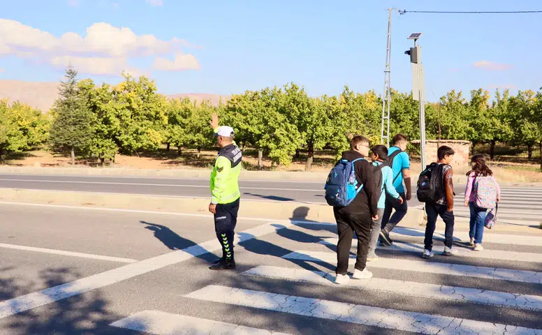 Malatya’da Okul Çevrelerinde Güvenlik Seferberliği: 5 Günde 704 Personel Görev Yaptı