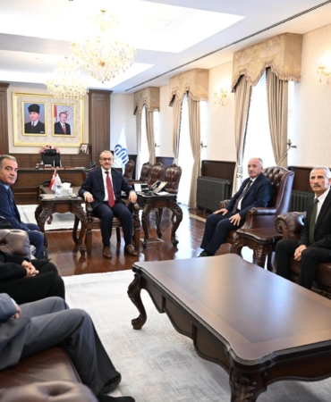 Emekli Sendikalarından Vali Seddar Yavuz’a Ziyaret: Depremzede Emeklilerin Sorunları Rapor Halinde Sunuldu